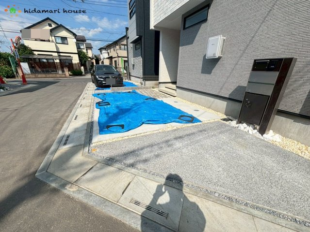 北本市中丸7丁目　新築戸建　ブルーミング04の前面道路含む現地写真