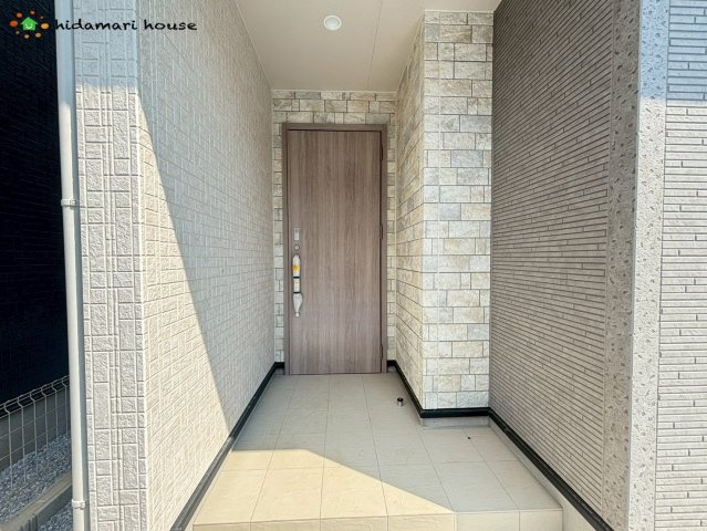 北本市中丸7丁目　新築戸建　ブルーミング04の玄関