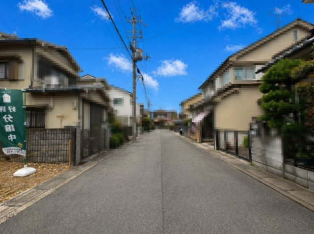向日市森本町石田　　の前面道路含む現地写真|隣家との建て詰まり感もなく、ゆったりと寛げるお住まいが建てられそうです！