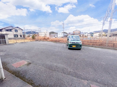 【駐車場】 | フライハイトK | 駐車場に車を止められます