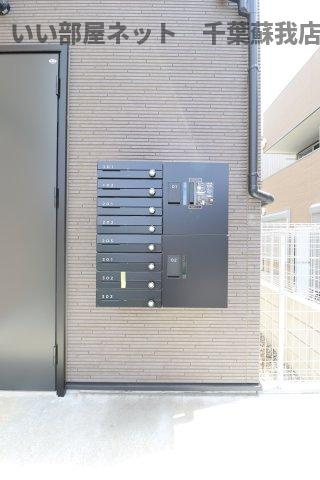 Likes仁戸名町B棟 Bのロビー|宅配ボックスがあると、自分の時間を有効活用できますね！