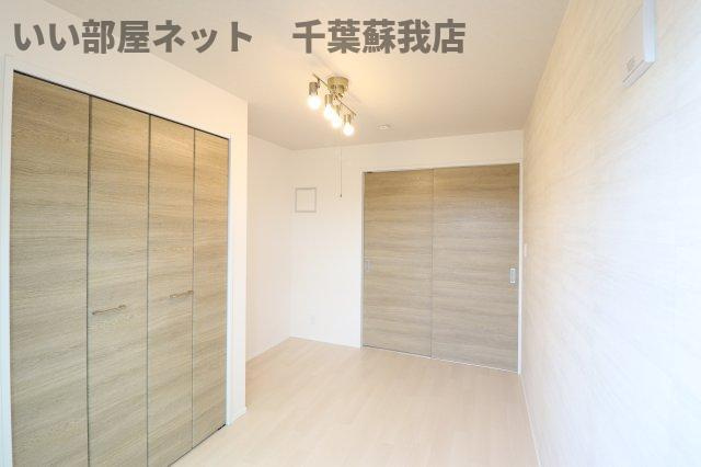 Likes仁戸名町B棟 Bの寝室|広くて明るい寝室