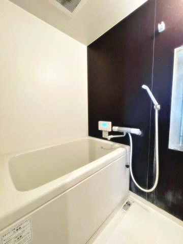 アルコーブ仁川の浴室|落ち着いた空間のお風呂です