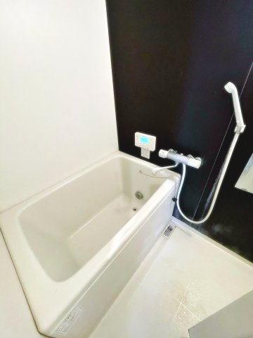 アルコーブ仁川の浴室|ゆったり過ごせるお風呂です