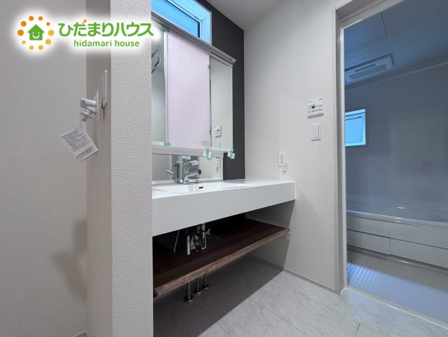 北本市中丸7丁目　新築戸建　ブルーミング06の独立洗面台