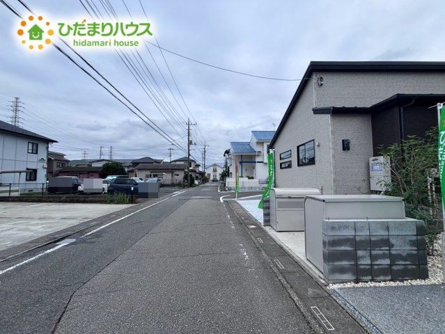 北本市中丸7丁目　新築戸建　ブルーミング06の前面道路含む現地写真