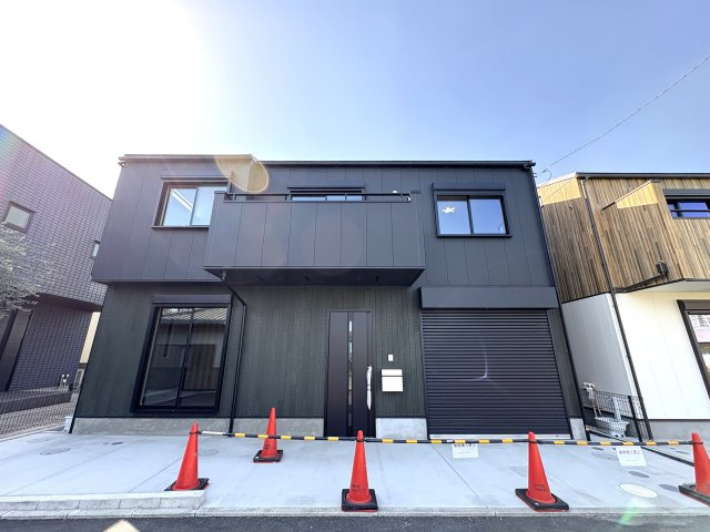 Garage Life House — Chigasakiの外観