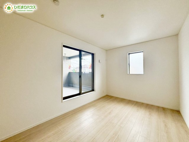 野田市野田第12　新築戸建　1号棟の洋室|バルコニーに面していて、たっぷり光りの入る明るい主寝室です！							
