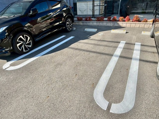 ヴェルデュール・グレイスの駐車場