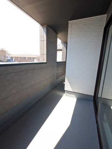 水戸市堀町　25期のバルコニー|バルコニーです。たくさんの洗濯物が干せます～少しの雨でも濡れず魅力的です。