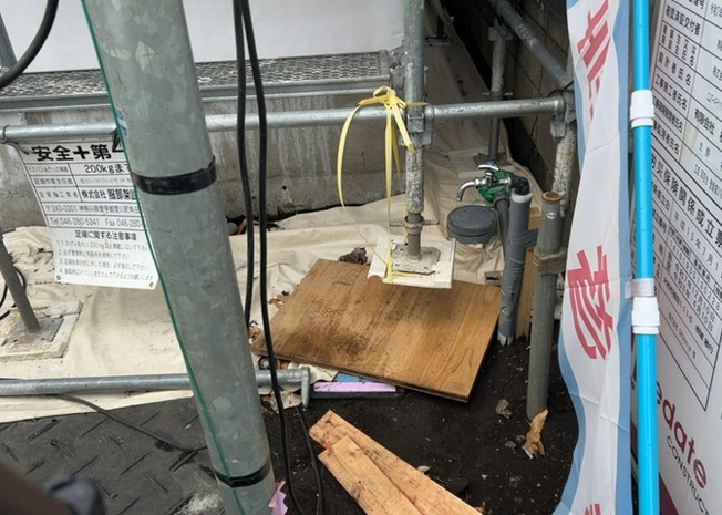 【設備】 | 敷地内には、散水栓や立水栓があります。水道水を直接利用できるため、水を運ぶ手間を省くことが出来ます。大量の水を必要とする洗車作業や清掃などに役立ちます。その他設備とあわせて、現地でご確認ください。