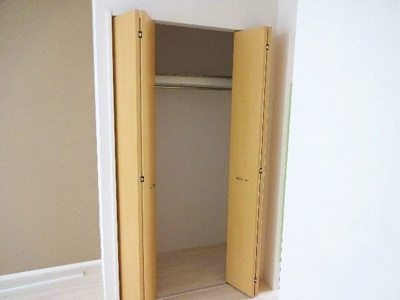 【収納】 | サン・リバレイン | 洋室クローゼット（イメージ）