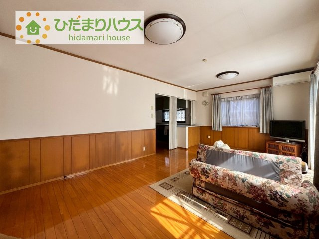 【居間・リビング】 | 牛久市岡見町　中古戸建