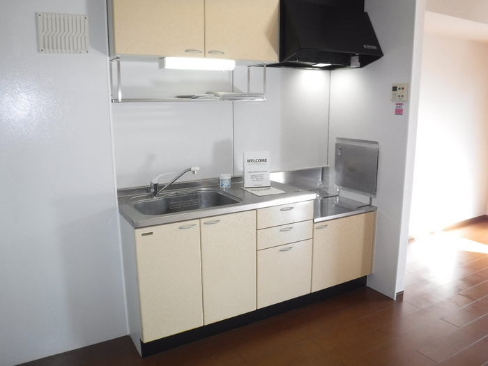 ロイヤルクレッセント西登戸のキッチン