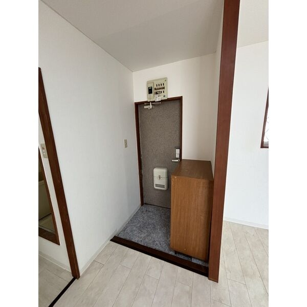 サンヴィレッヂ91の玄関