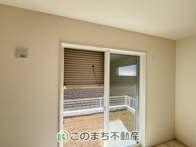【防犯設備】 | Livele Garden.S古河諸川第13　 | 1階掃出し窓はシャッター雨戸で防犯性アップ♪

