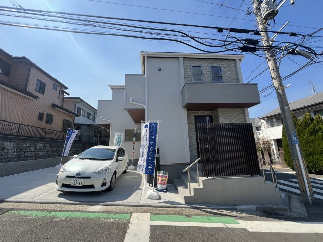 THE☆優等生物件！！角地・駐車場２台・庭付き。スペックは文句なし。人間と一緒で中身も大事。ぜひ見に来てほしい！【保土ケ谷区権太坂1丁目新築戸建】