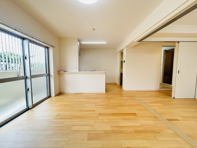 メゾンパークス黄金森	の居間・リビング