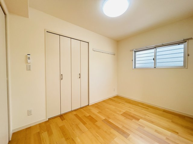 メゾンパークス黄金森	の洋室