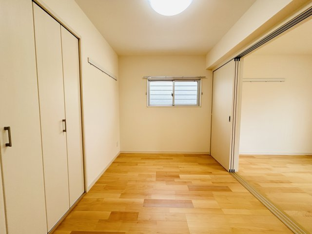 メゾンパークス黄金森	の洋室