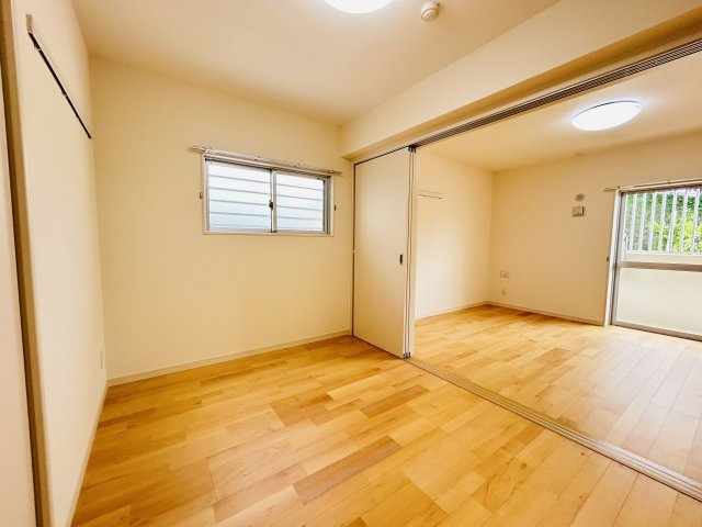 メゾンパークス黄金森	の洋室