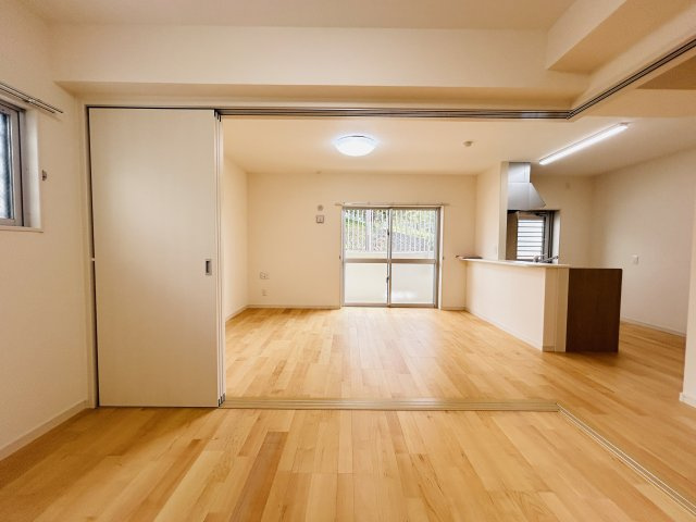 メゾンパークス黄金森	の洋室