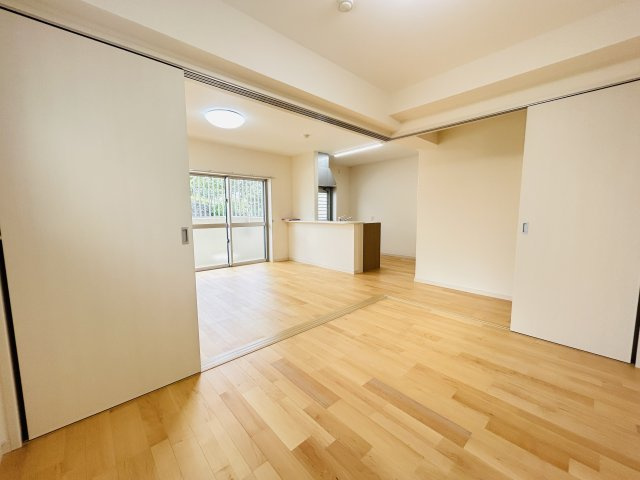 メゾンパークス黄金森	の洋室