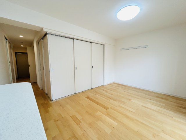 メゾンパークス黄金森	の居間・リビング