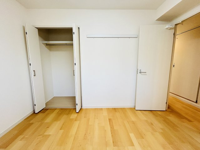 メゾンパークス黄金森	の洋室