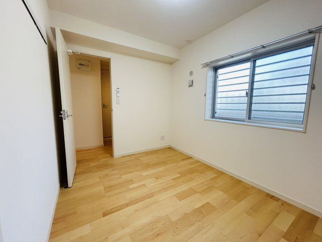 メゾンパークス黄金森	の洋室