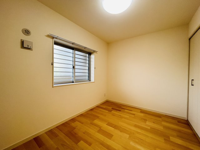 メゾンパークス黄金森	の洋室