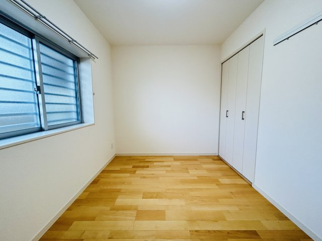 メゾンパークス黄金森	の洋室