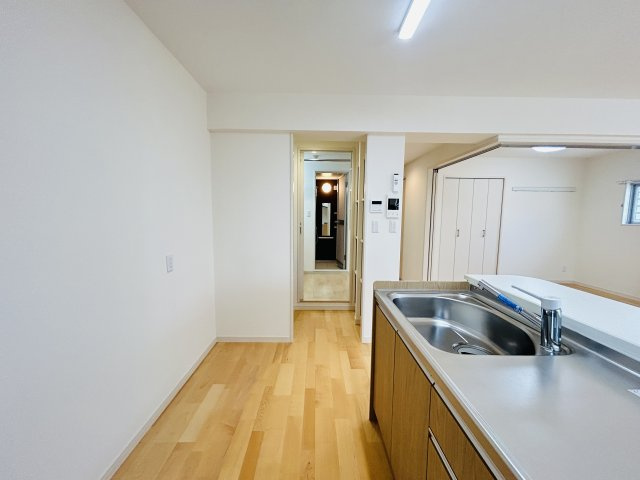 メゾンパークス黄金森	の居間・リビング