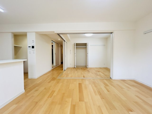 メゾンパークス黄金森	の居間・リビング