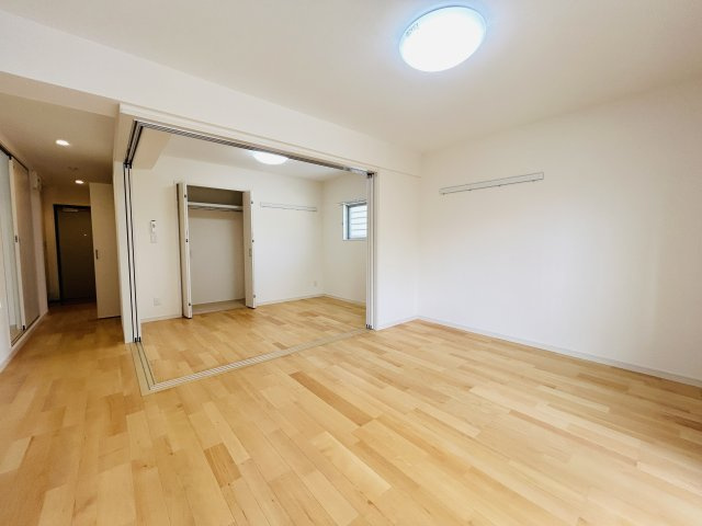 メゾンパークス黄金森	の居間・リビング