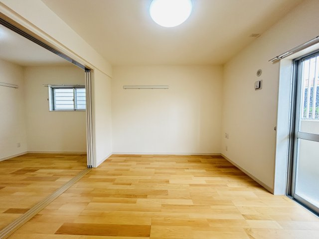 メゾンパークス黄金森	の居間・リビング