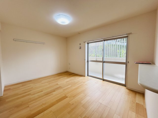 メゾンパークス黄金森	の居間・リビング