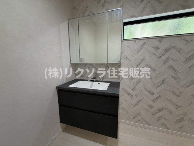 西安威1丁目　未入居一戸建ての独立洗面台
