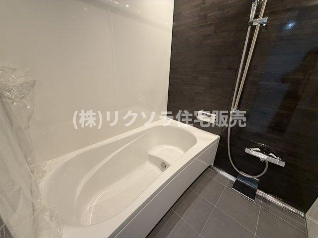 西安威1丁目　未入居一戸建ての浴室