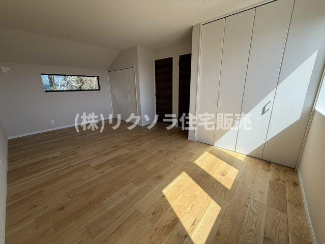 西安威1丁目　未入居一戸建ての洋室