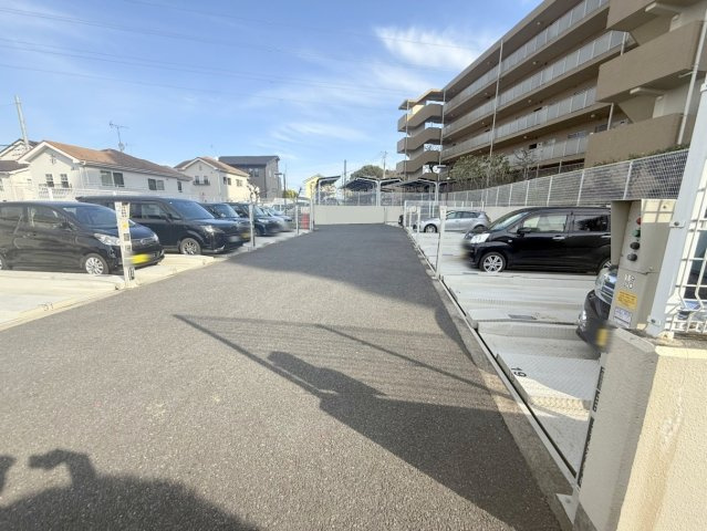 サンライフ東川口の駐車場|共用部・駐車場