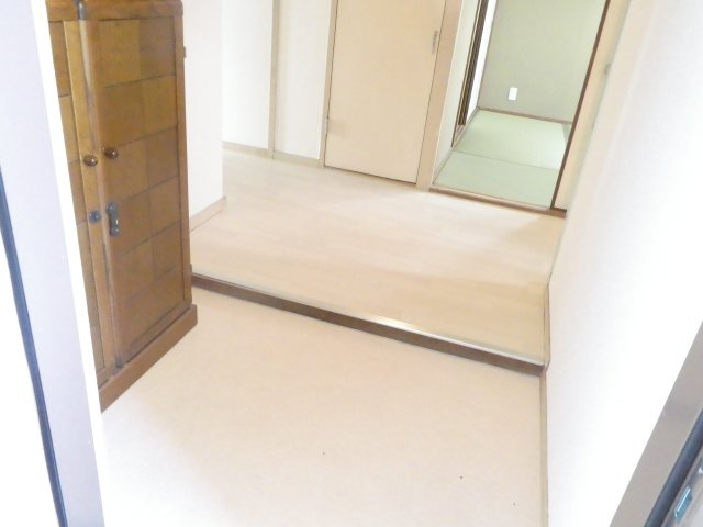 宝塚光明町住宅3号棟の玄関