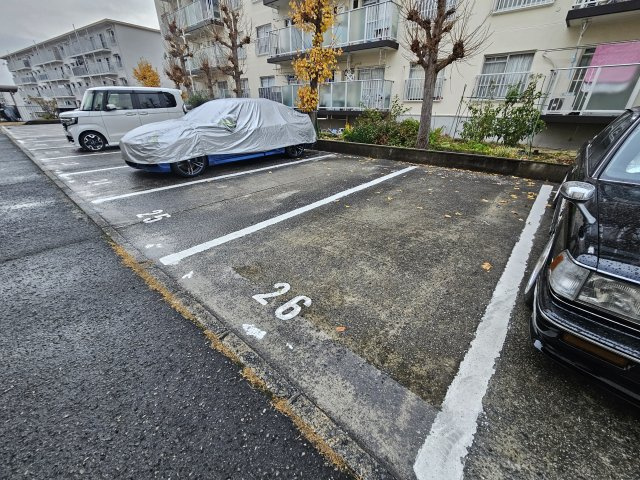 東垂水（３） 1号棟の駐車場