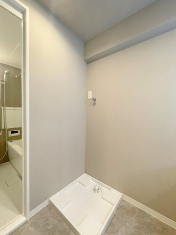 ライオンズプラザ大宮第2の独立洗面台|洗濯機置き場