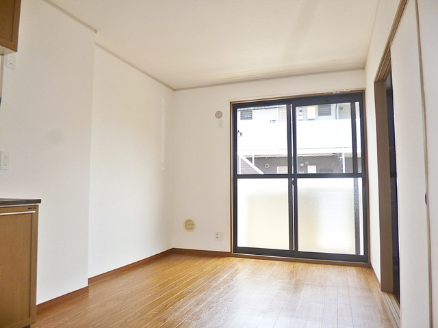 カネダイハウス３の居間・リビング|とっても広いリビングです♪