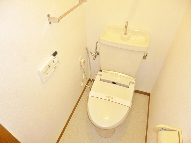 カネダイハウス３のトイレ|温水洗浄便座です♪