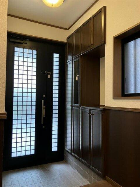 篠崎町戸建の玄関
