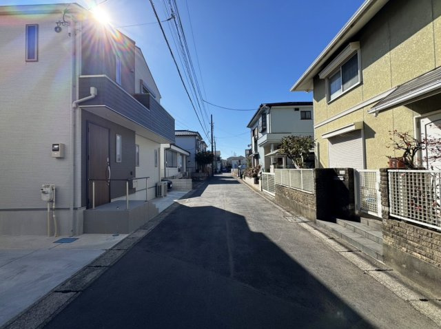 中古戸建　柏市宿連寺の前面道路含む現地写真