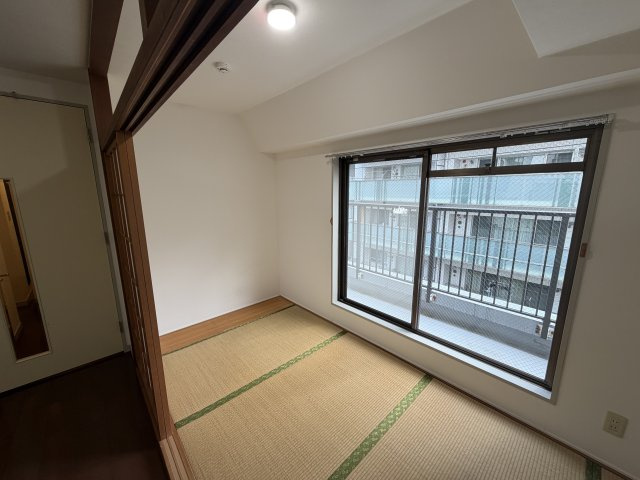 キャニオンマンション三鷹の和室