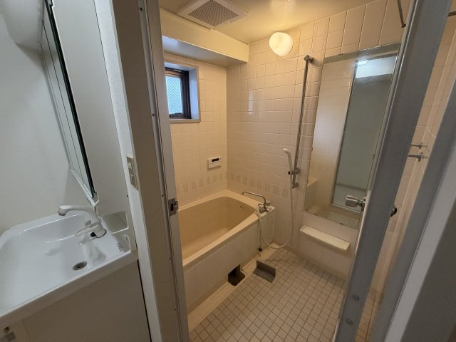 キャニオンマンション三鷹の浴室